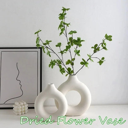 Vase créatif en forme de donut, vase en plastique de style nordique, composition florale minimaliste, décoration de table et de salon.